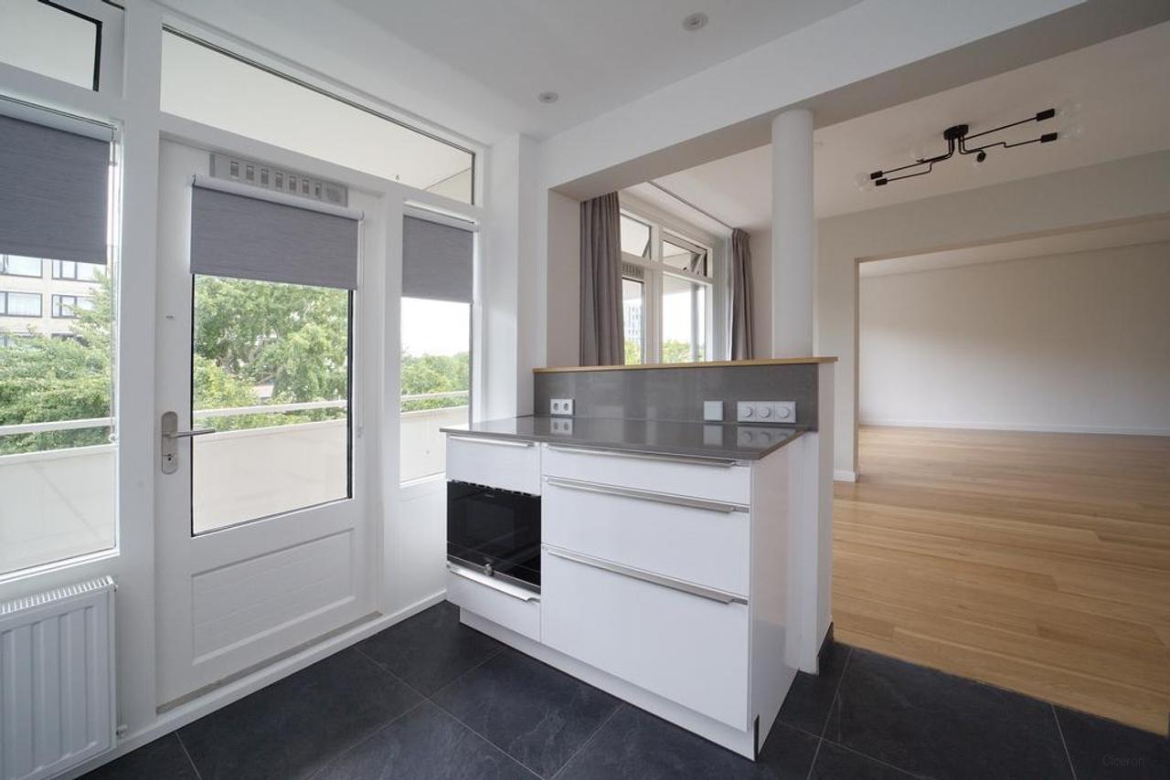 136 m² apartment with 3 bedrooms - Image 14