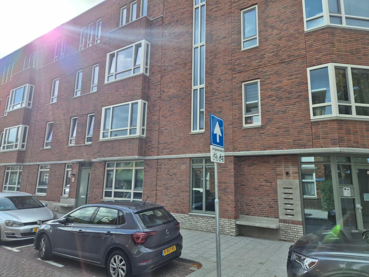 Energiezuinig 4-kamerappartement in Tarwewijk - Afbeelding 1