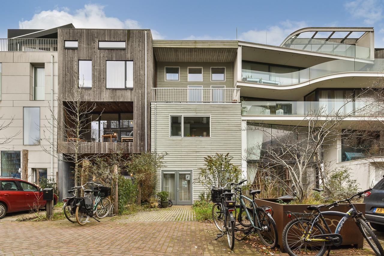 Gemeubileerd huis met oprit in Amsterdam-Noord - Afbeelding 1