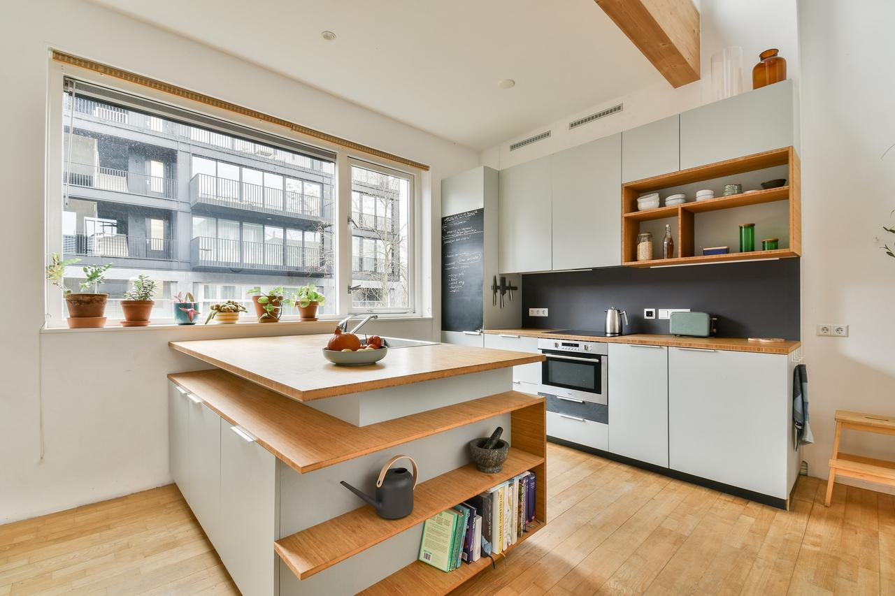 Gemeubileerd huis met oprit in Amsterdam-Noord - Afbeelding 3