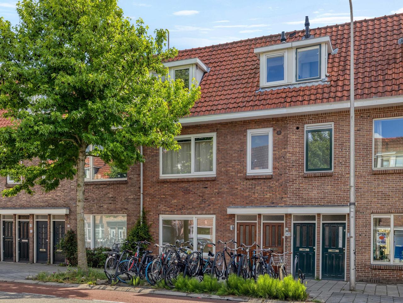 90 m² bovenwoning met balkon in Utrecht - Afbeelding 1