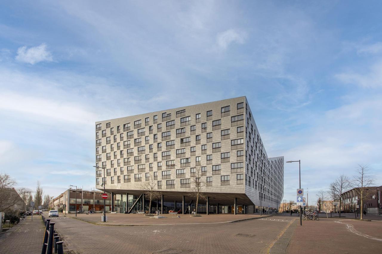 81 m² appartement met serre in Amsterdam - Afbeelding 1