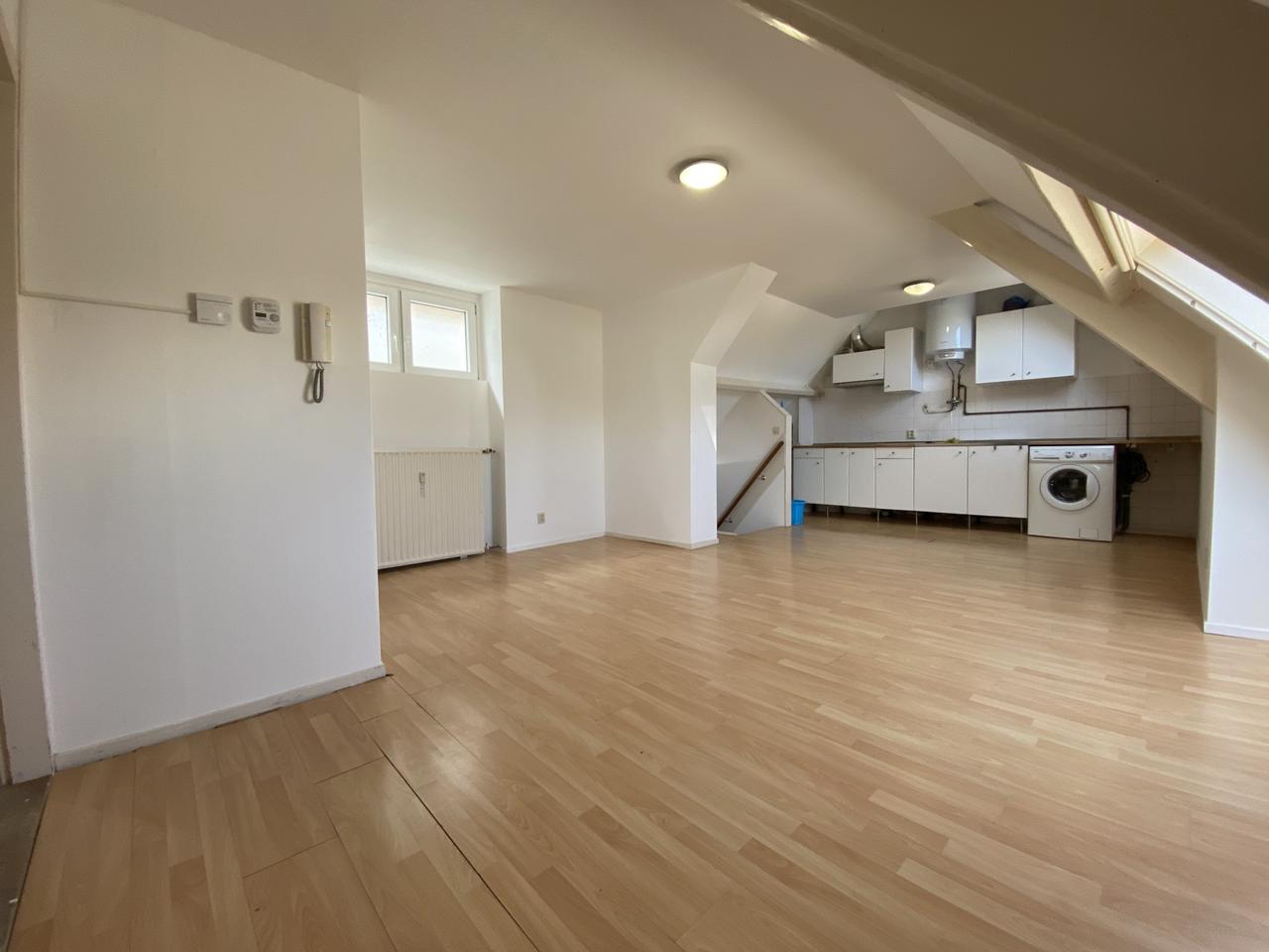 Licht studentenappartement op de topetage - Afbeelding 3