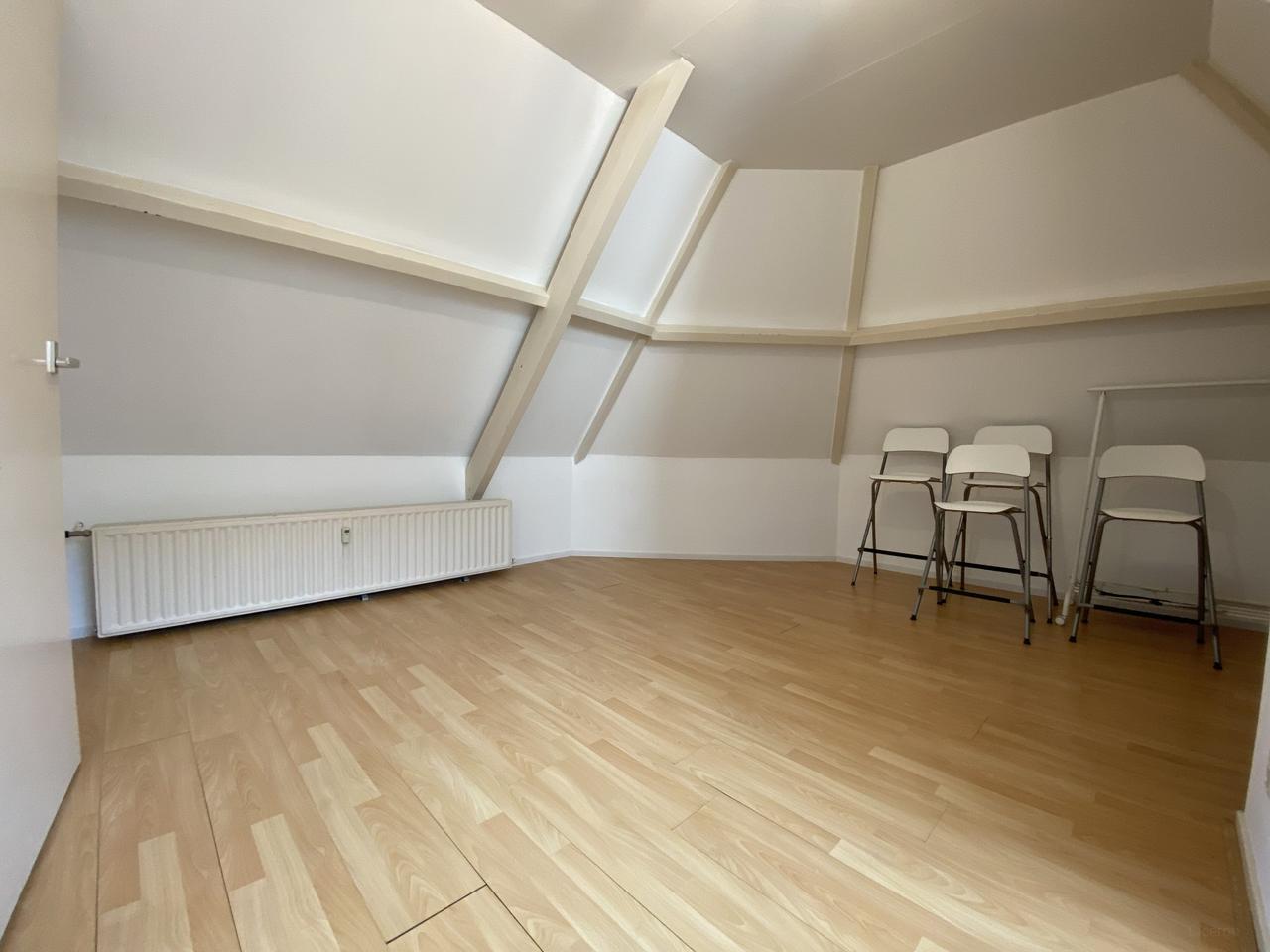 Licht studentenappartement op de topetage - Afbeelding 5