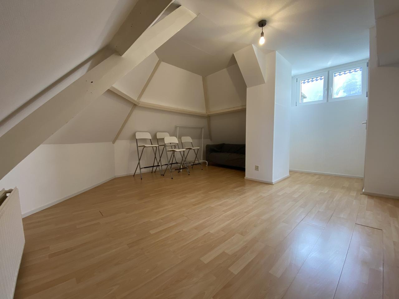 Licht studentenappartement op de topetage - Afbeelding 6
