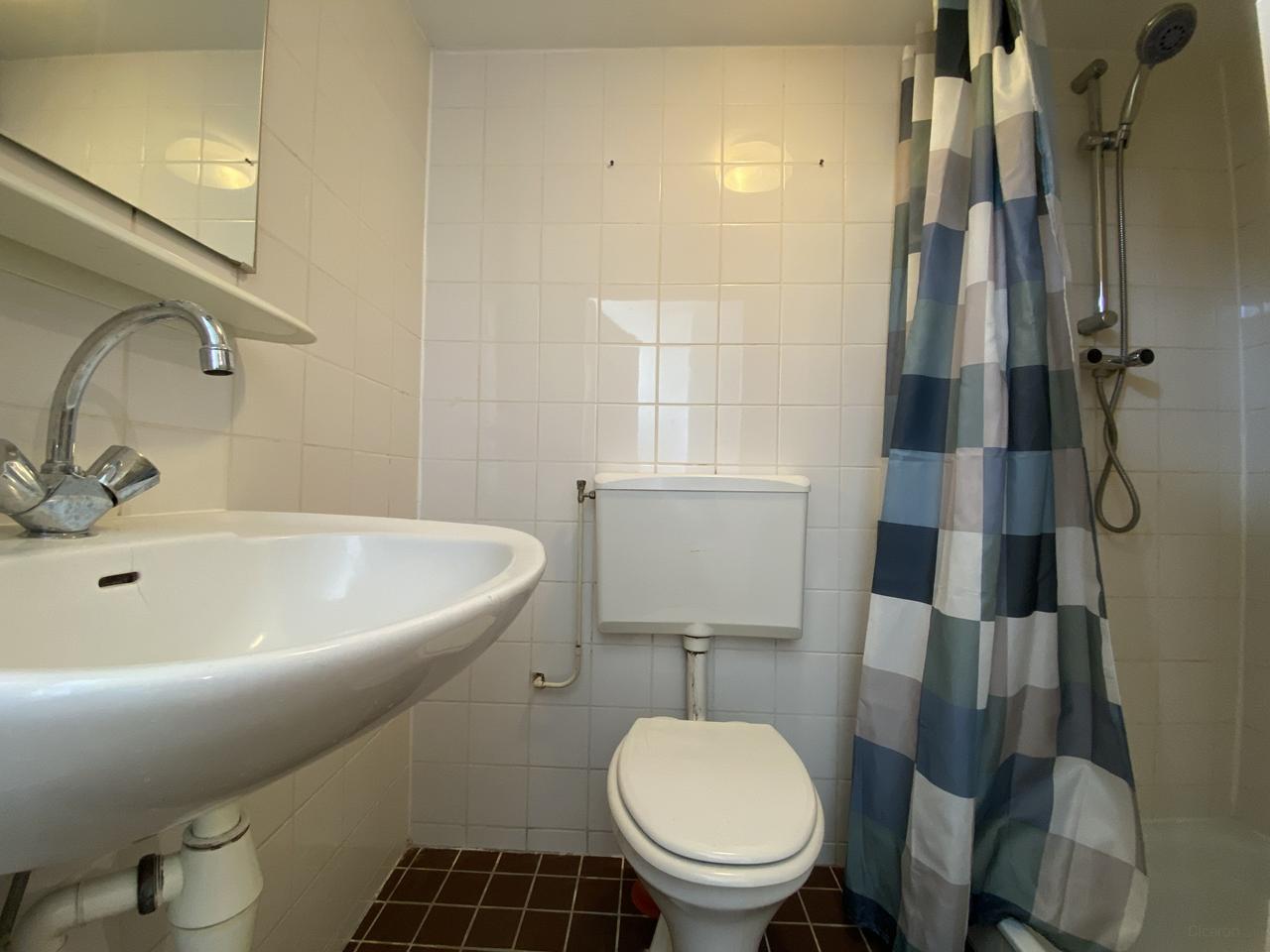 Licht studentenappartement op de topetage - Afbeelding 8