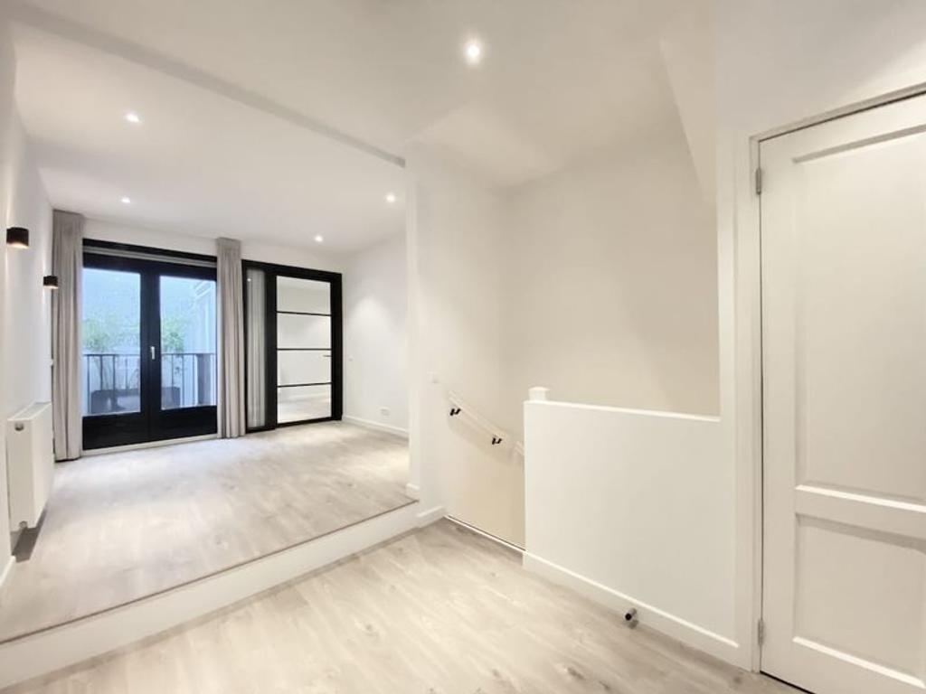 Gemeubileerd 3-kamerappartement met patio - Afbeelding 1