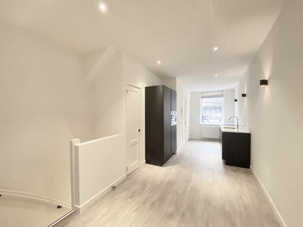 Gemeubileerd 3-kamerappartement met patio - Afbeelding 3