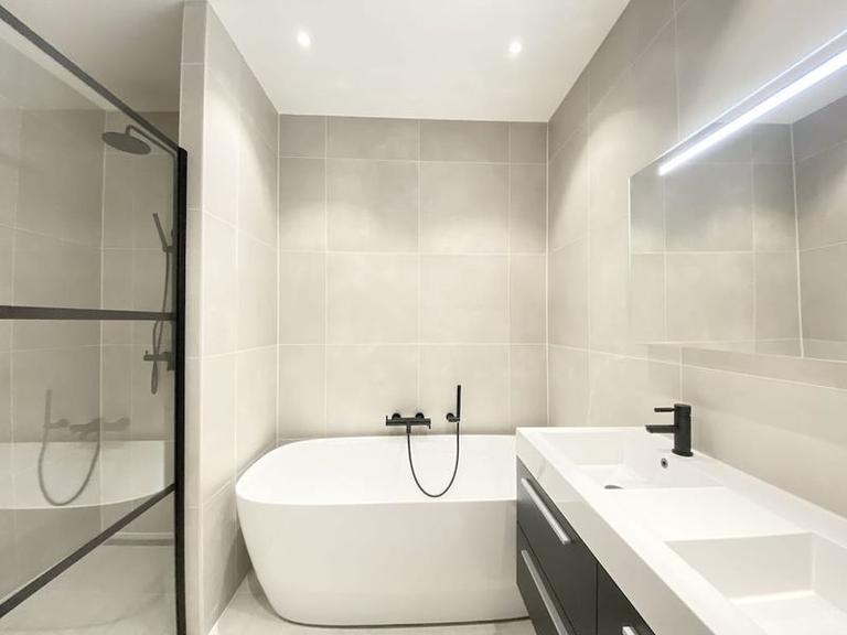 Gemeubileerd 3-kamerappartement met patio - Afbeelding 13
