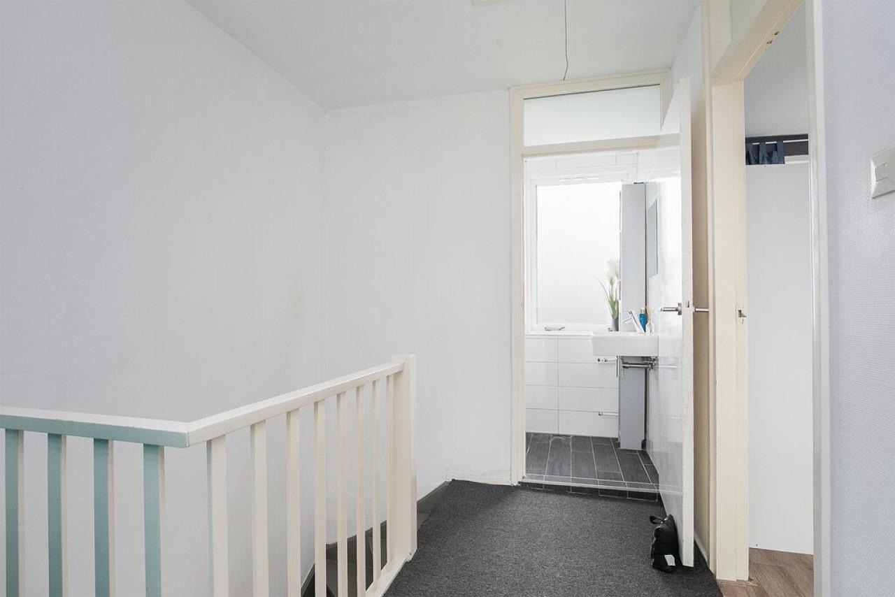 Tussenwoning met 3 slaapkamers en tuin - Afbeelding 4