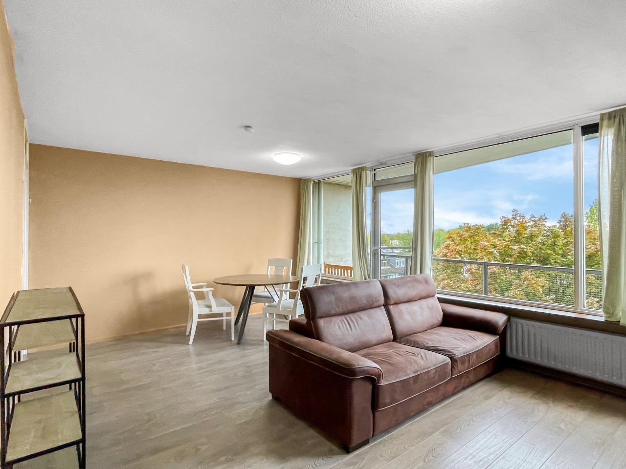 Gemeubileerd 3-kamerappartement met balkon - Afbeelding 5