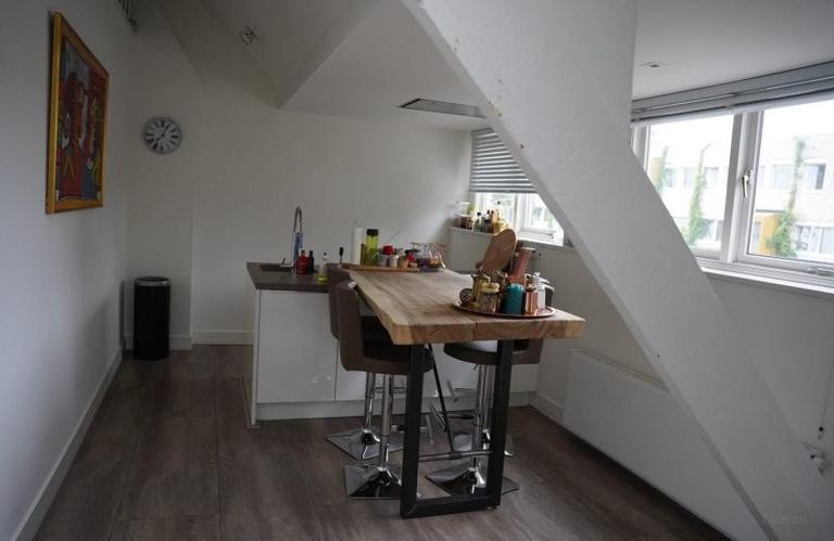 Gemeubileerde loft van 80 m² in Bergen - Afbeelding 9