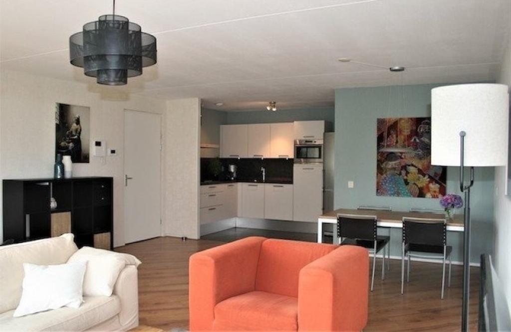 Gemeubileerd 3-kamerappartement met uitzicht - Afbeelding 2